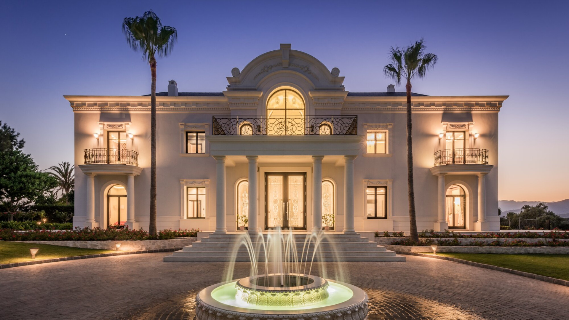 7 Bedroom Villa in Hacienda Las Chapas, Marbella Este