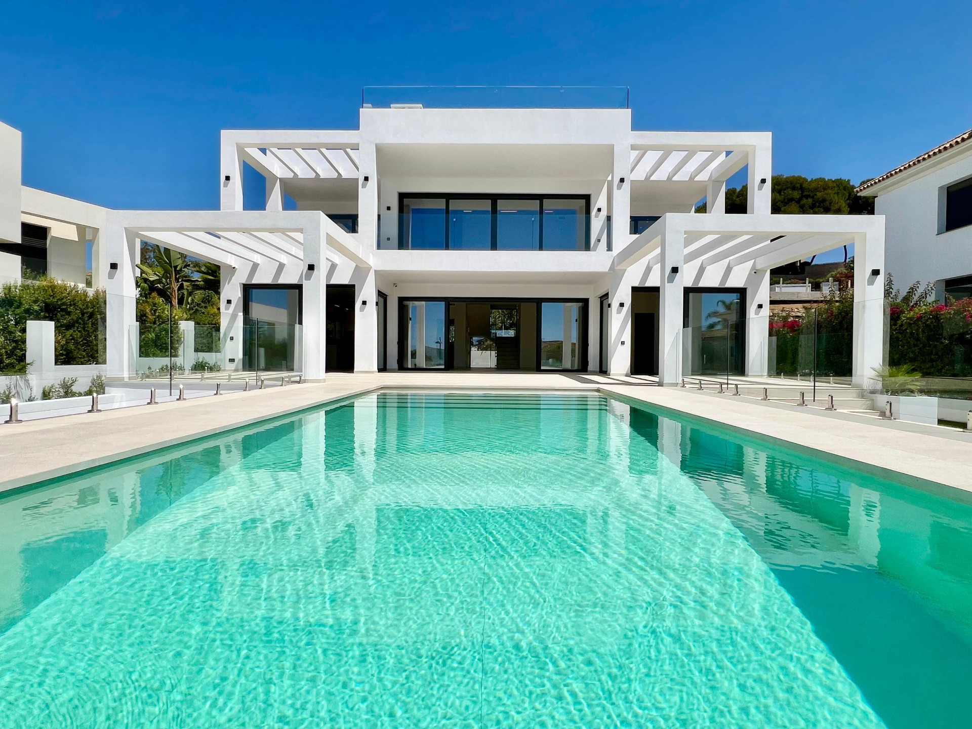 4 Bedroom Villa in Elviria Playa, Marbella Este