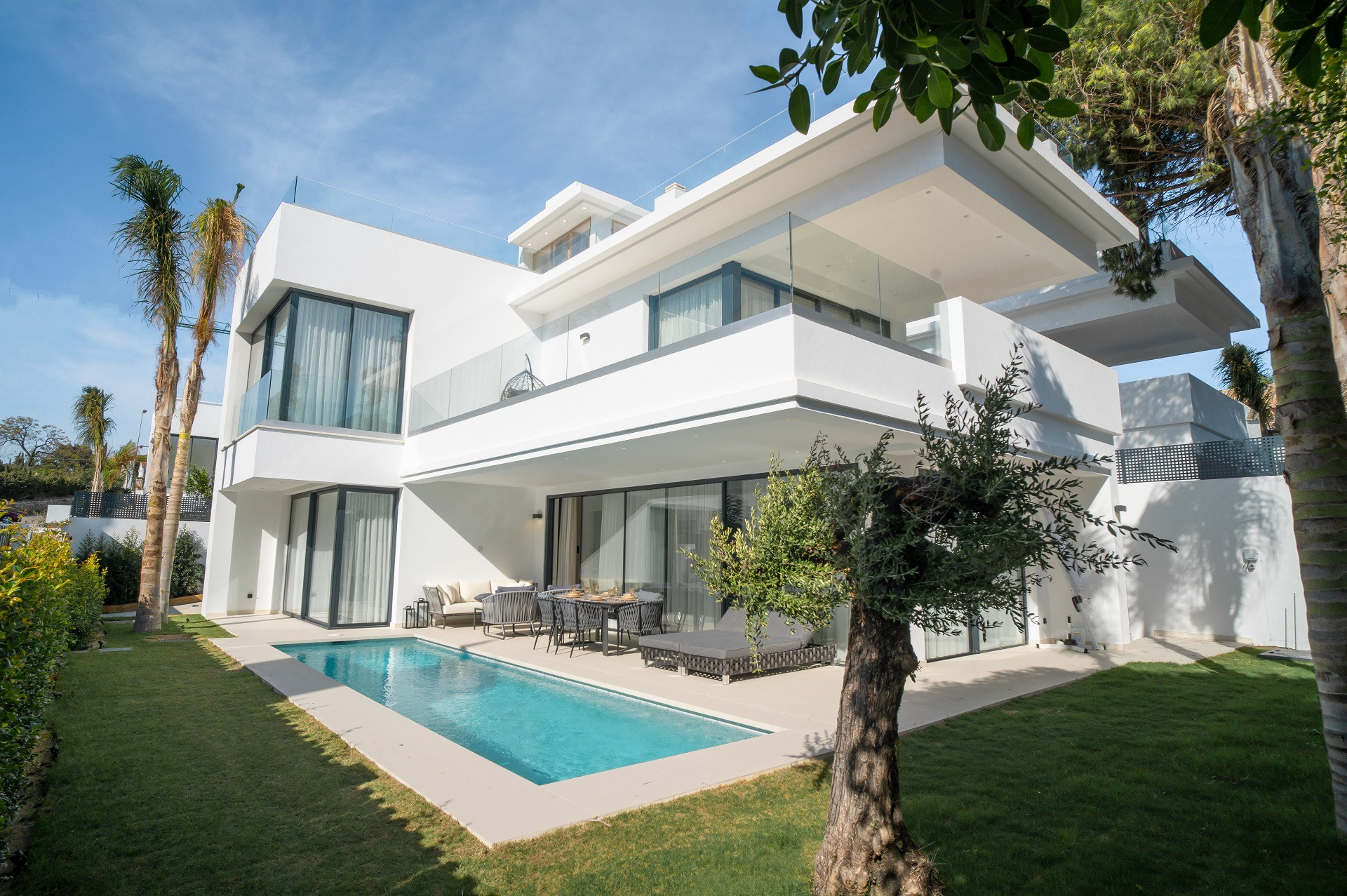 4 Bedroom Villa in Rio Verde Playa, Marbella’s Golden Mile