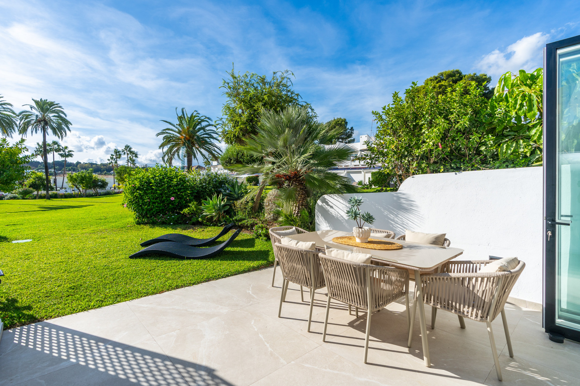 4 Bedroom Townhouse in La Rinconada, Nueva Andalucía