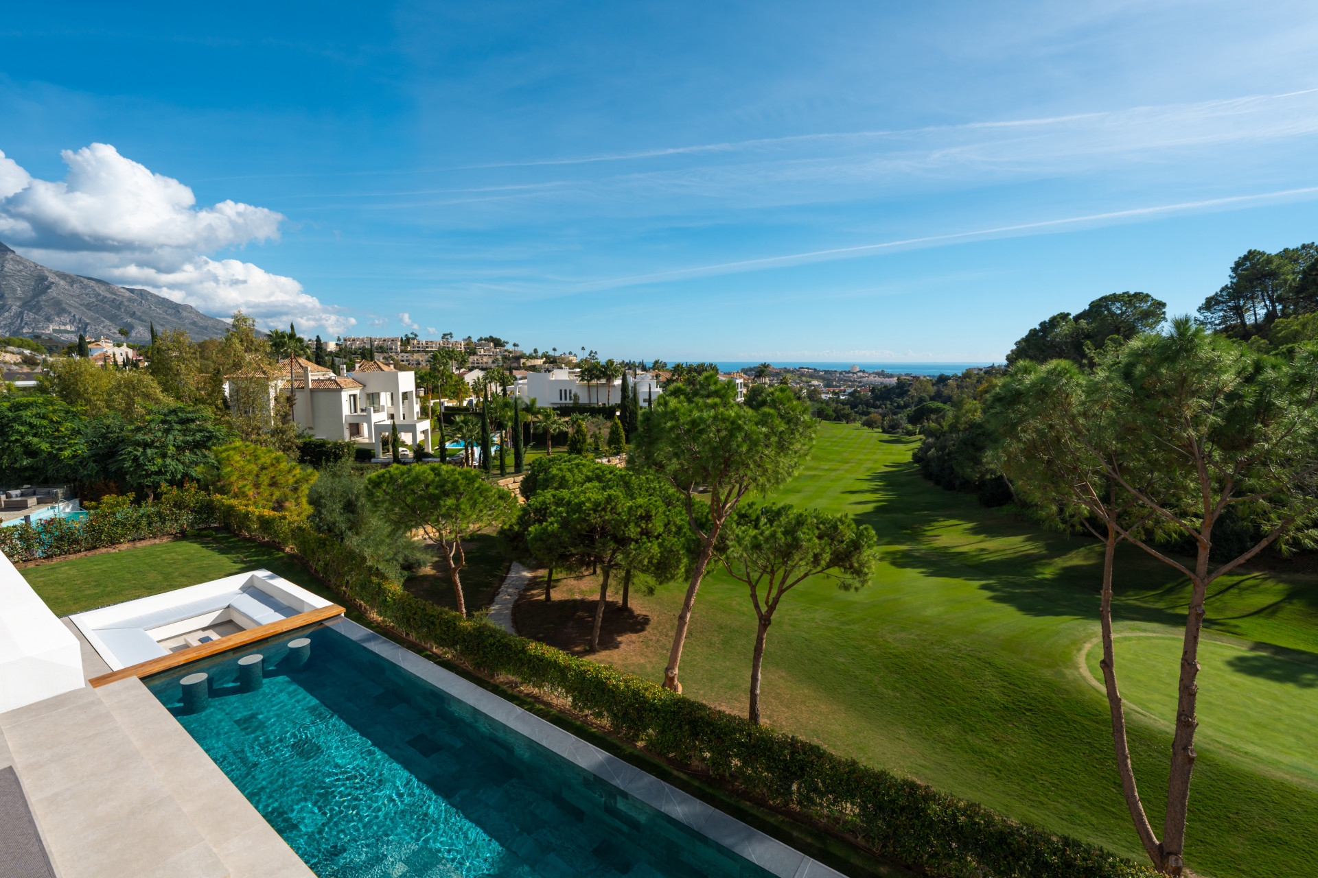 6 Bedroom Villa in El Herrojo, Benahavís