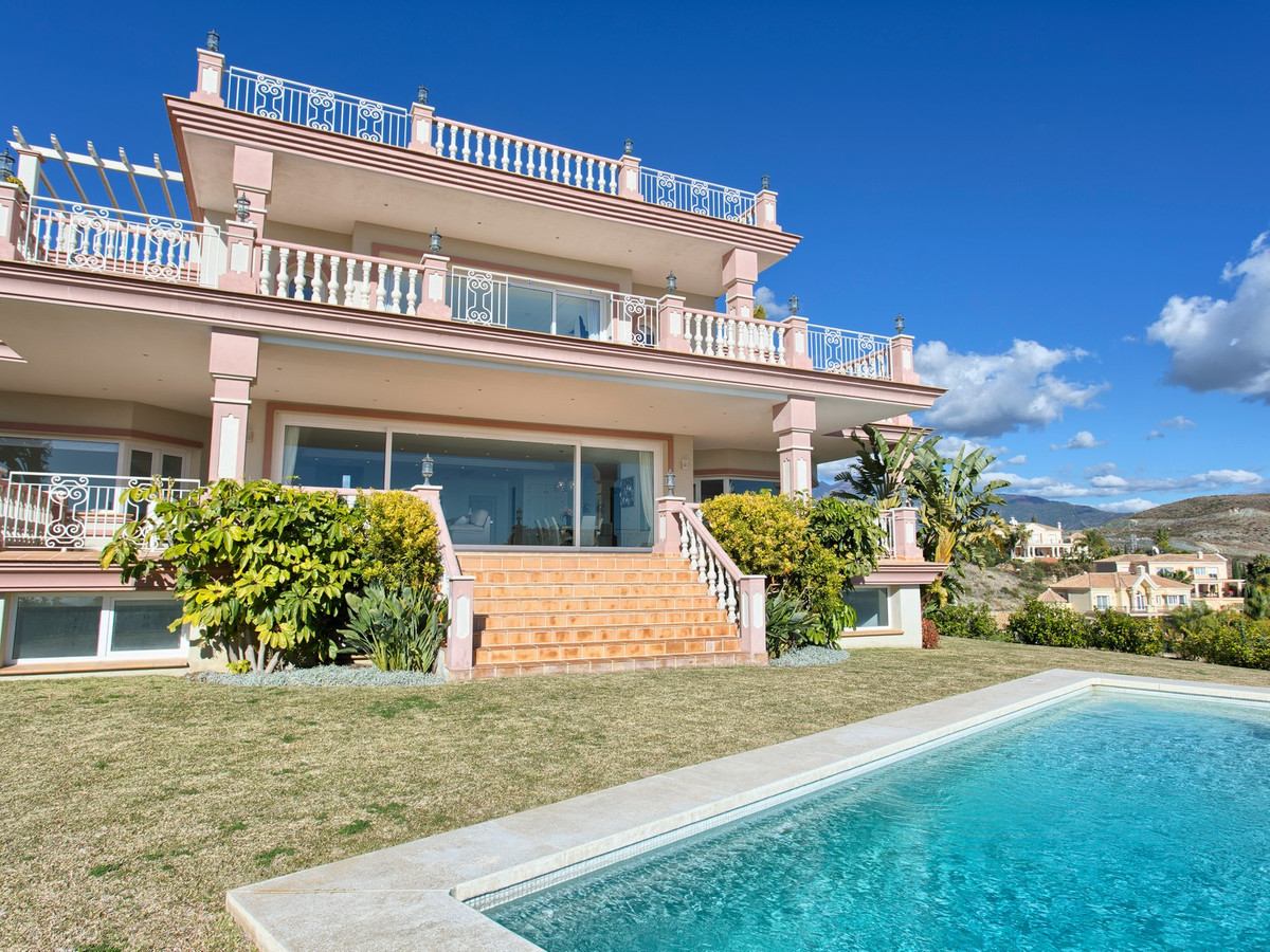 8 Bedroom Home in Benahavís