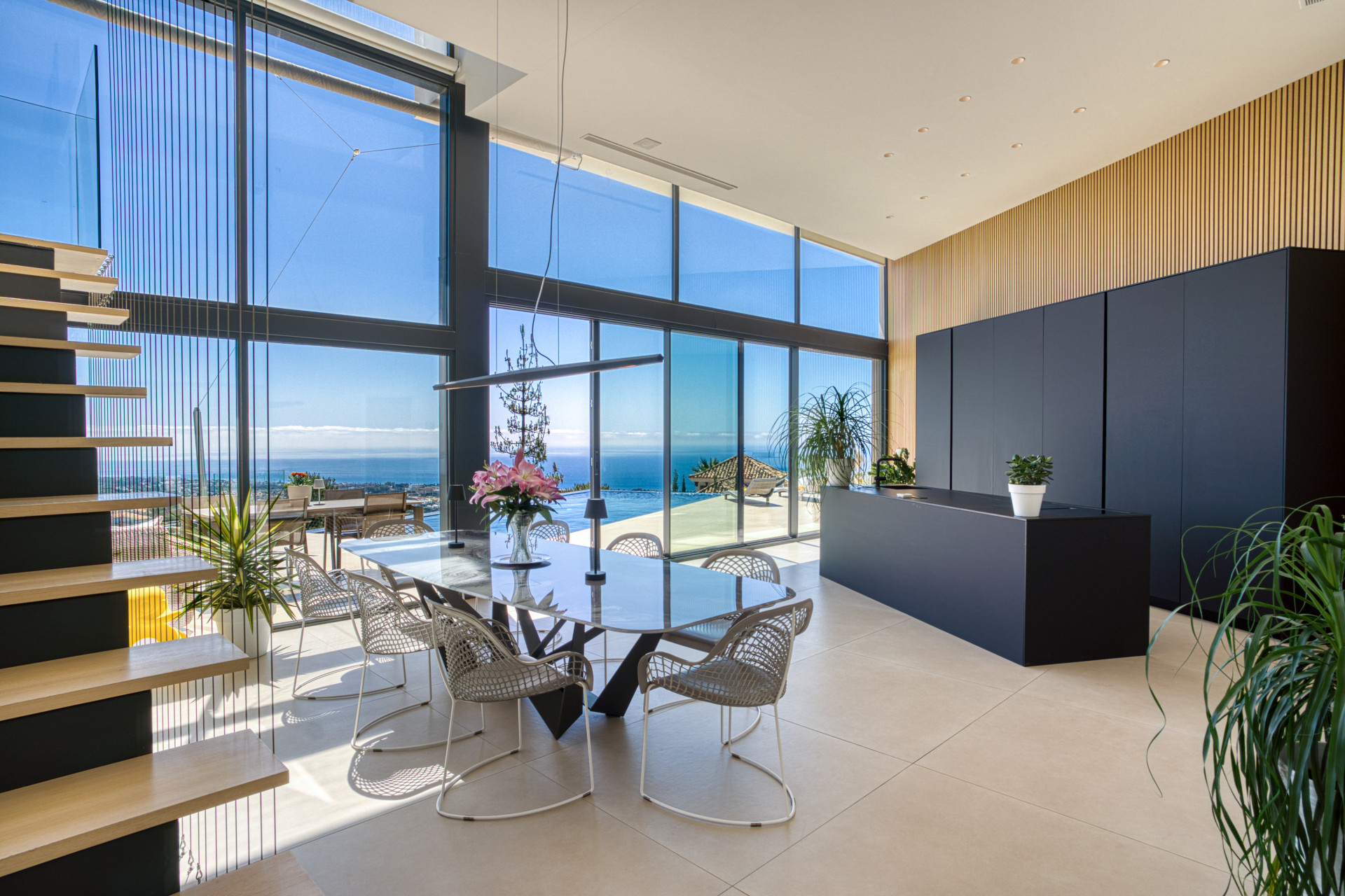 5 Bedroom Villa in Los Altos de Los Monteros, Marbella Este