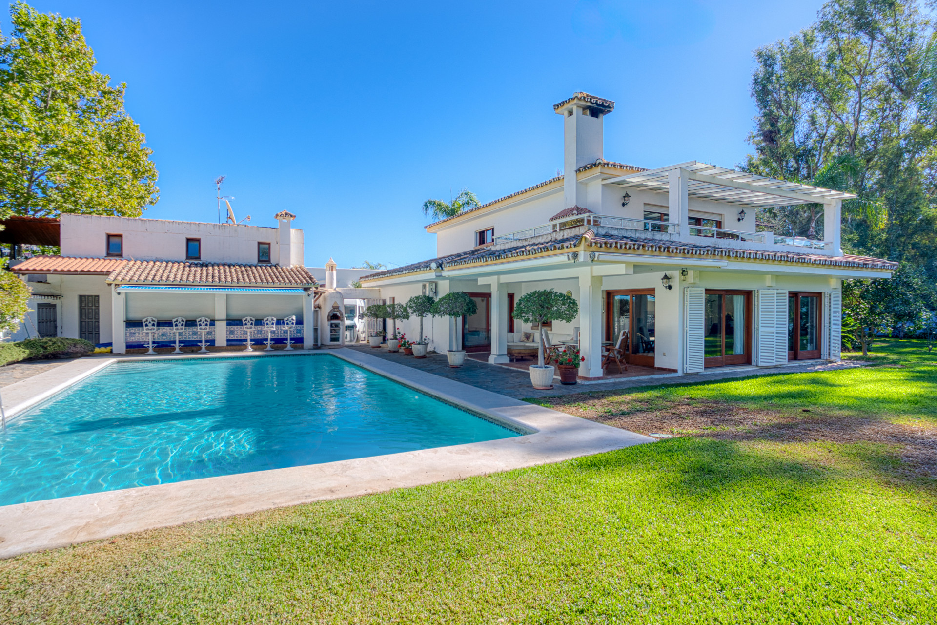 5 Bedroom Villa in Estepona East, New Golden Mile