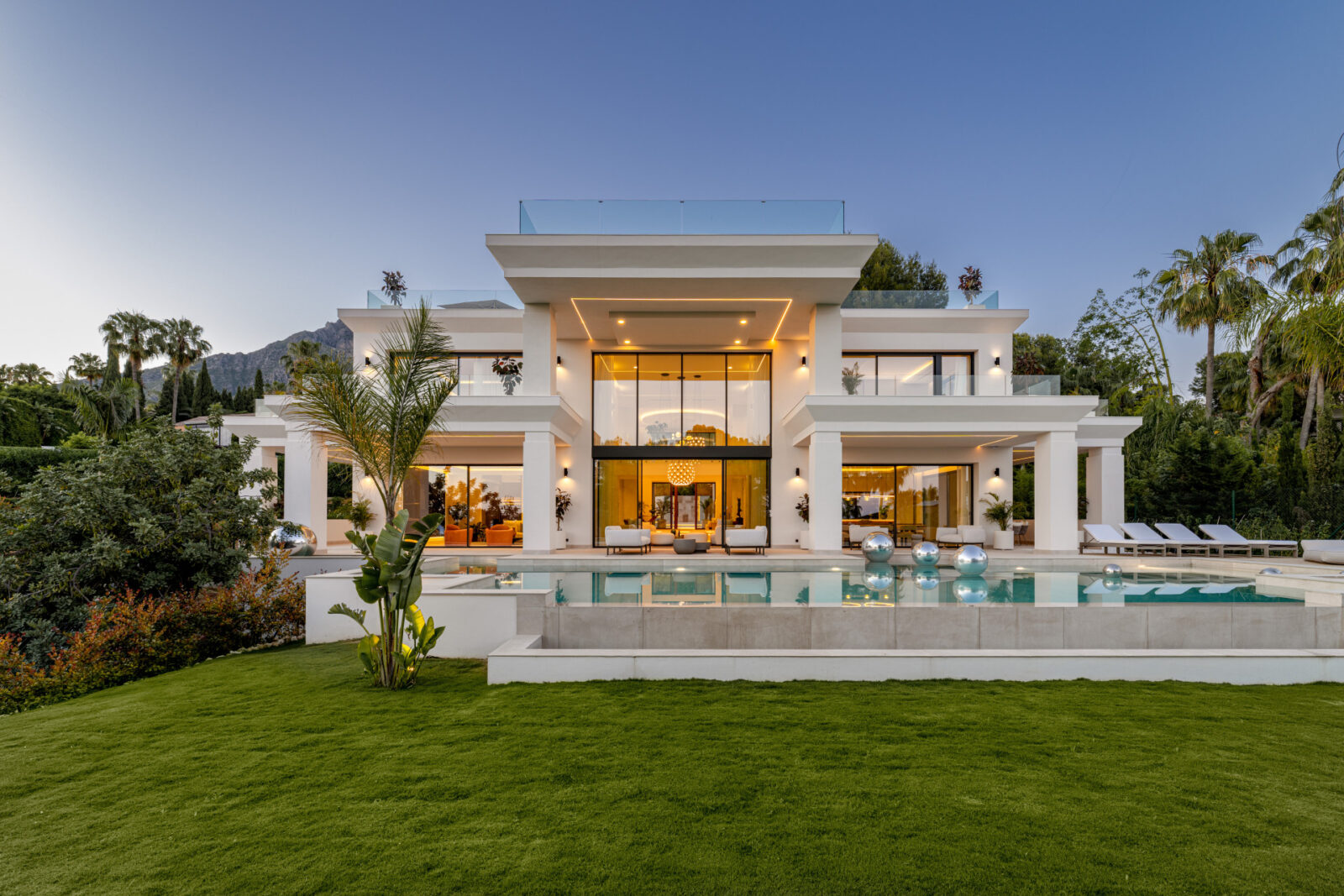 6 Bedroom Villa in In Marbella’s, Marbella’s Golden Mile