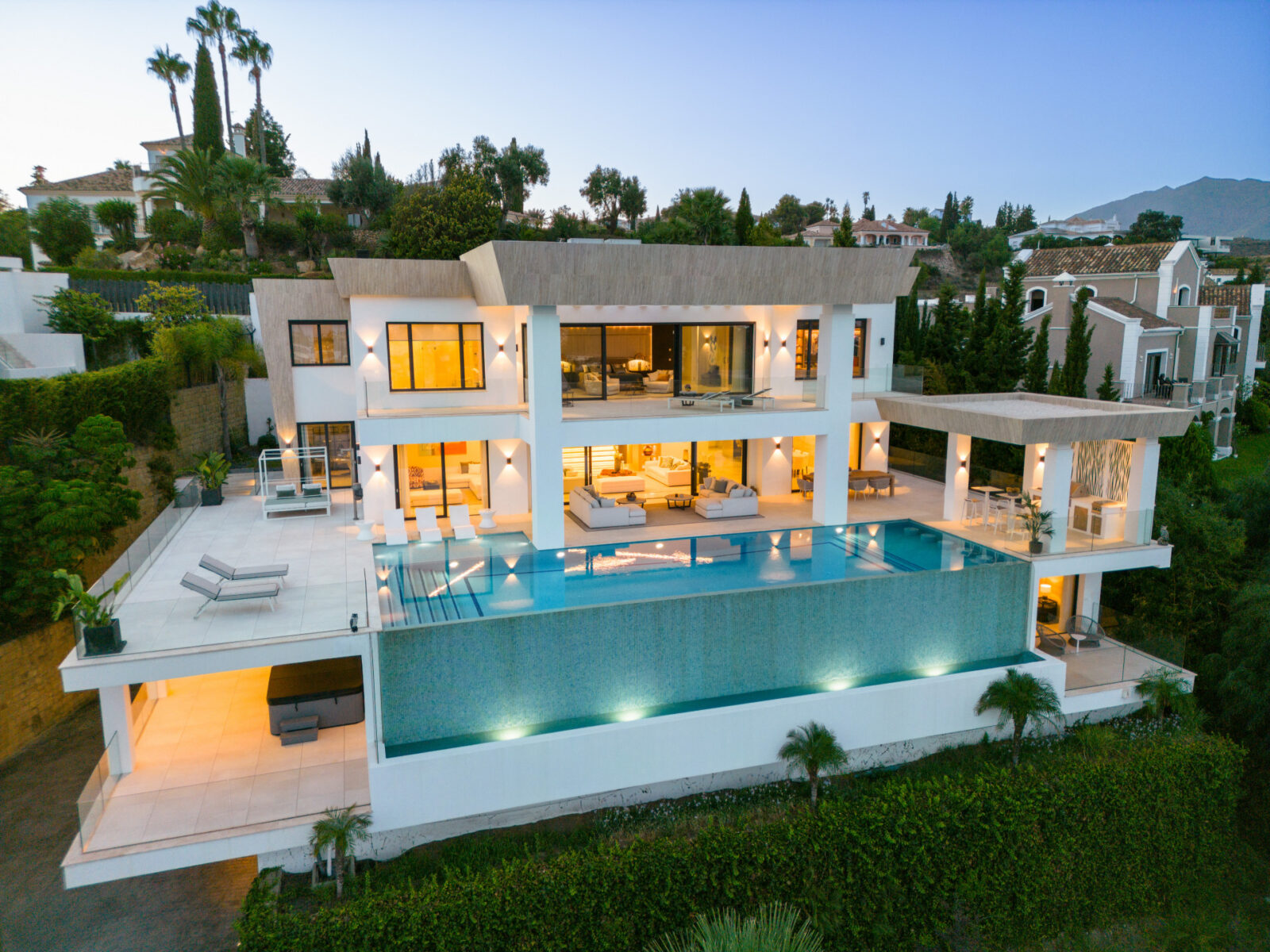 7 Bedroom Villa in Estepona East