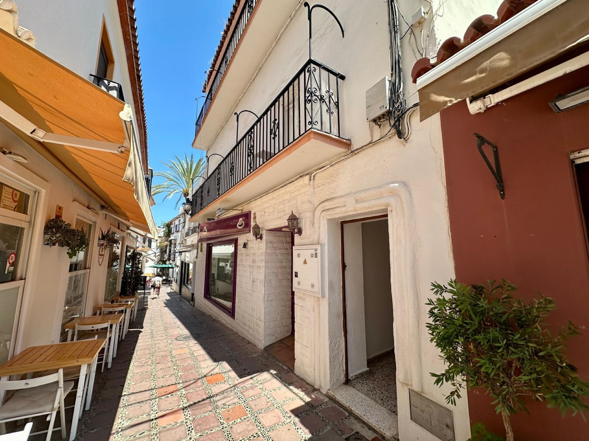 8 Bedroom Home in Marbella Centro