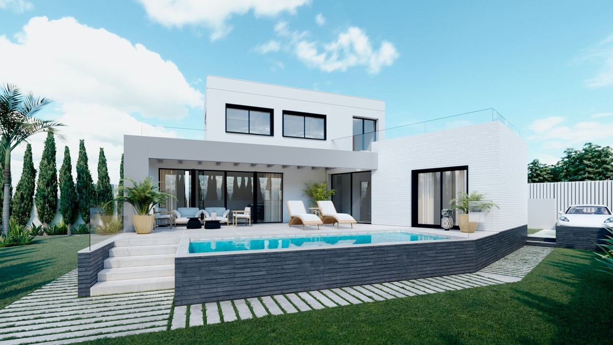 4 Bedroom Home in Benalmadena