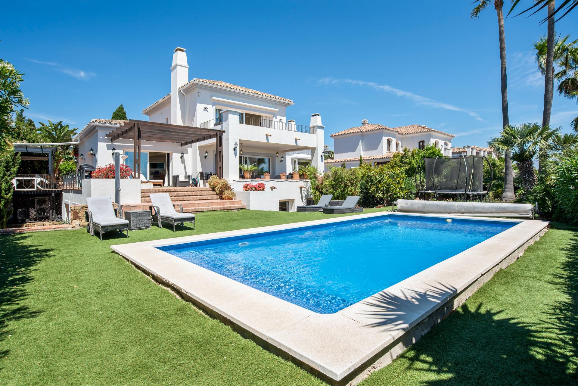 4 Bedroom Villa in Bahia de Las Rocas, Manilva