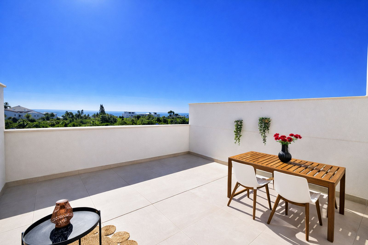 3 Bedroom Apartment in Estepona