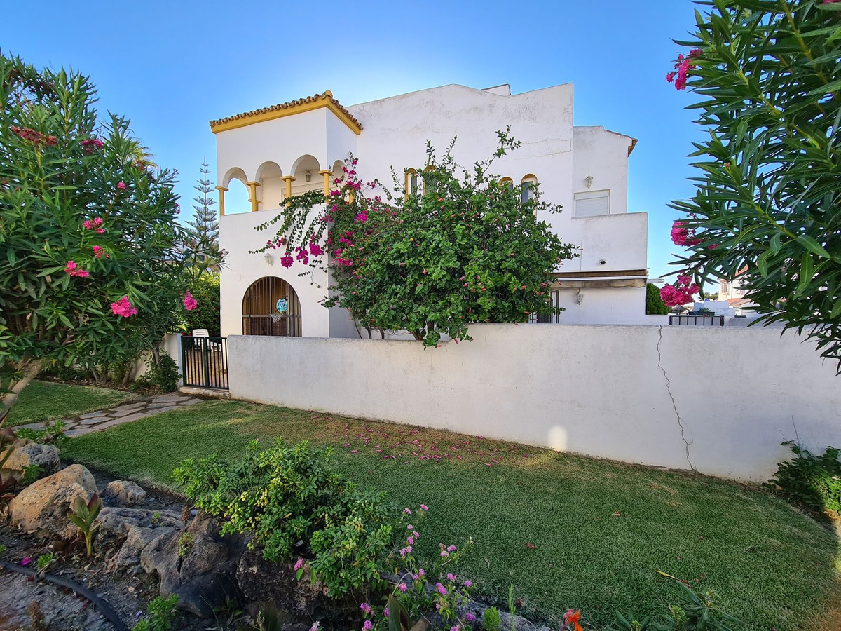 3 Bedroom Villa in Casares Playa