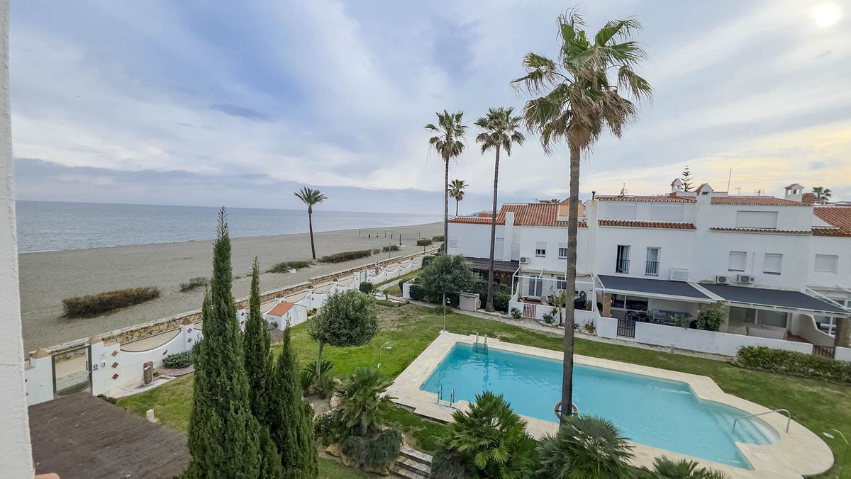 5 Bedroom Villa in Casares Playa