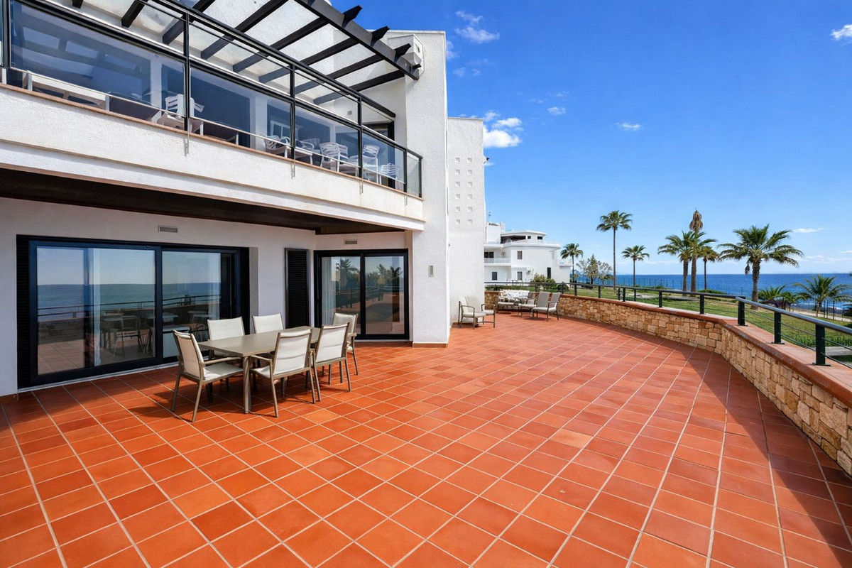 2 Bedroom Apartment in Casares Playa