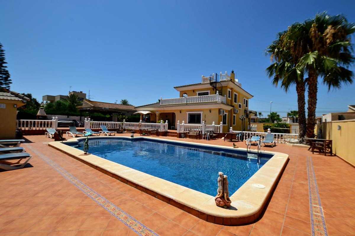 6 Bedroom Home in Costa Blanca, Los Balcones
