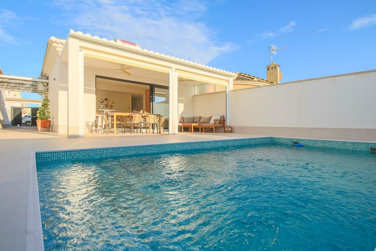 3 Bedroom Home in Costa Blanca, Torrevieja