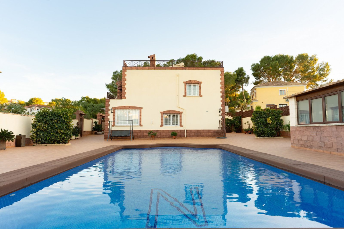 7 Bedroom Home in Costa Blanca, Los Balcones