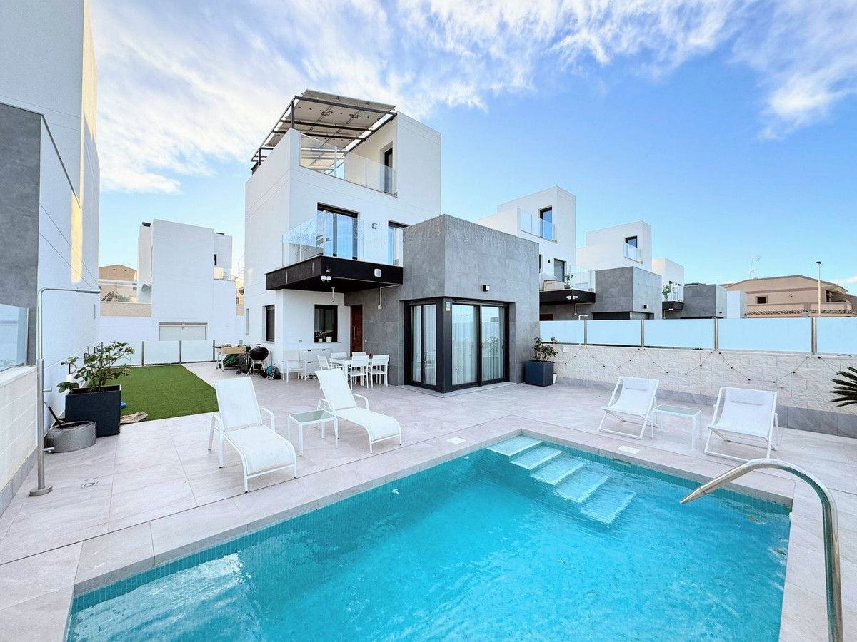 3 Bedroom Home in Costa Blanca, Los Balcones