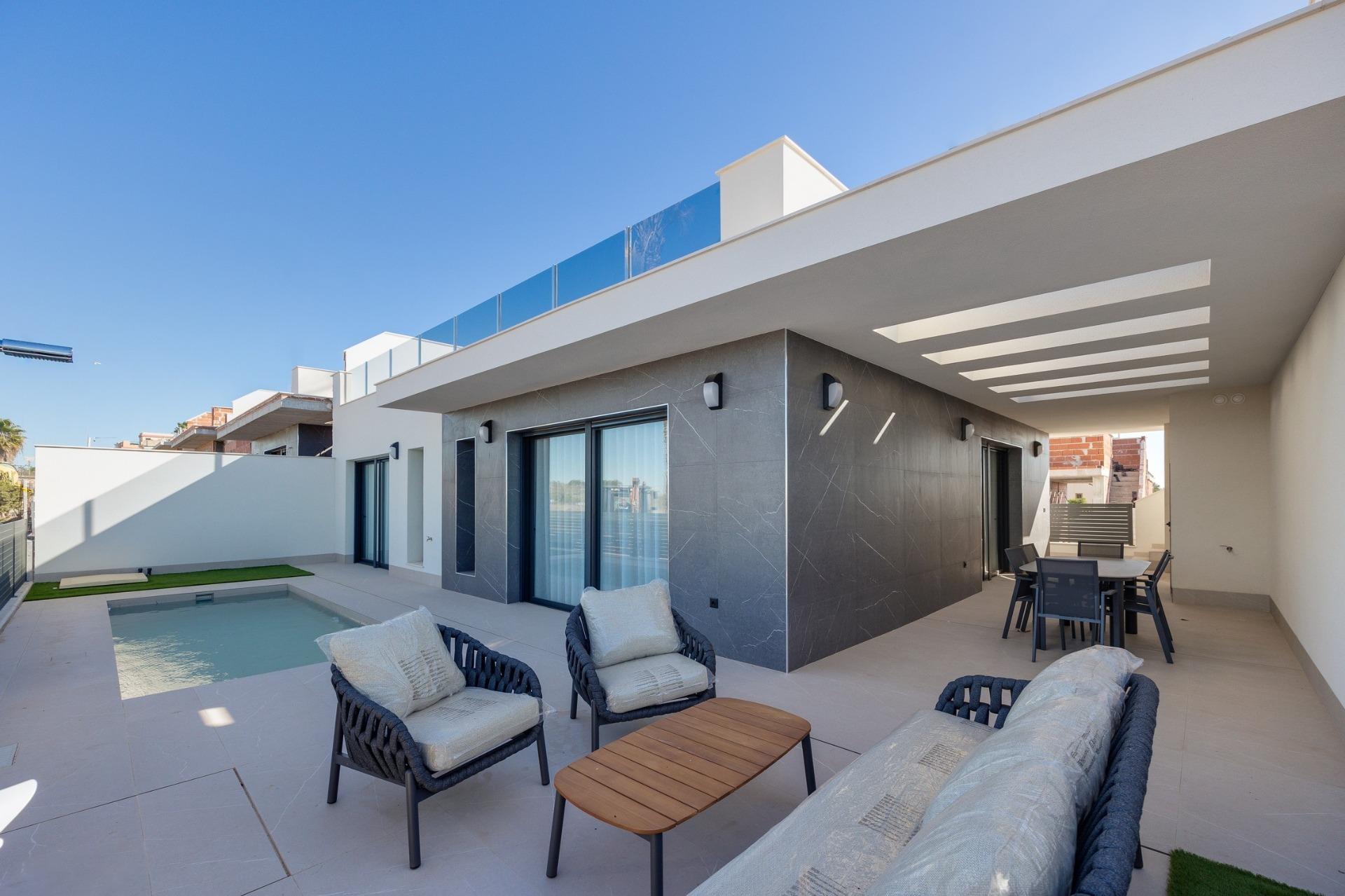 3 Bedroom Villa in Torrevieja, Costa Blanca