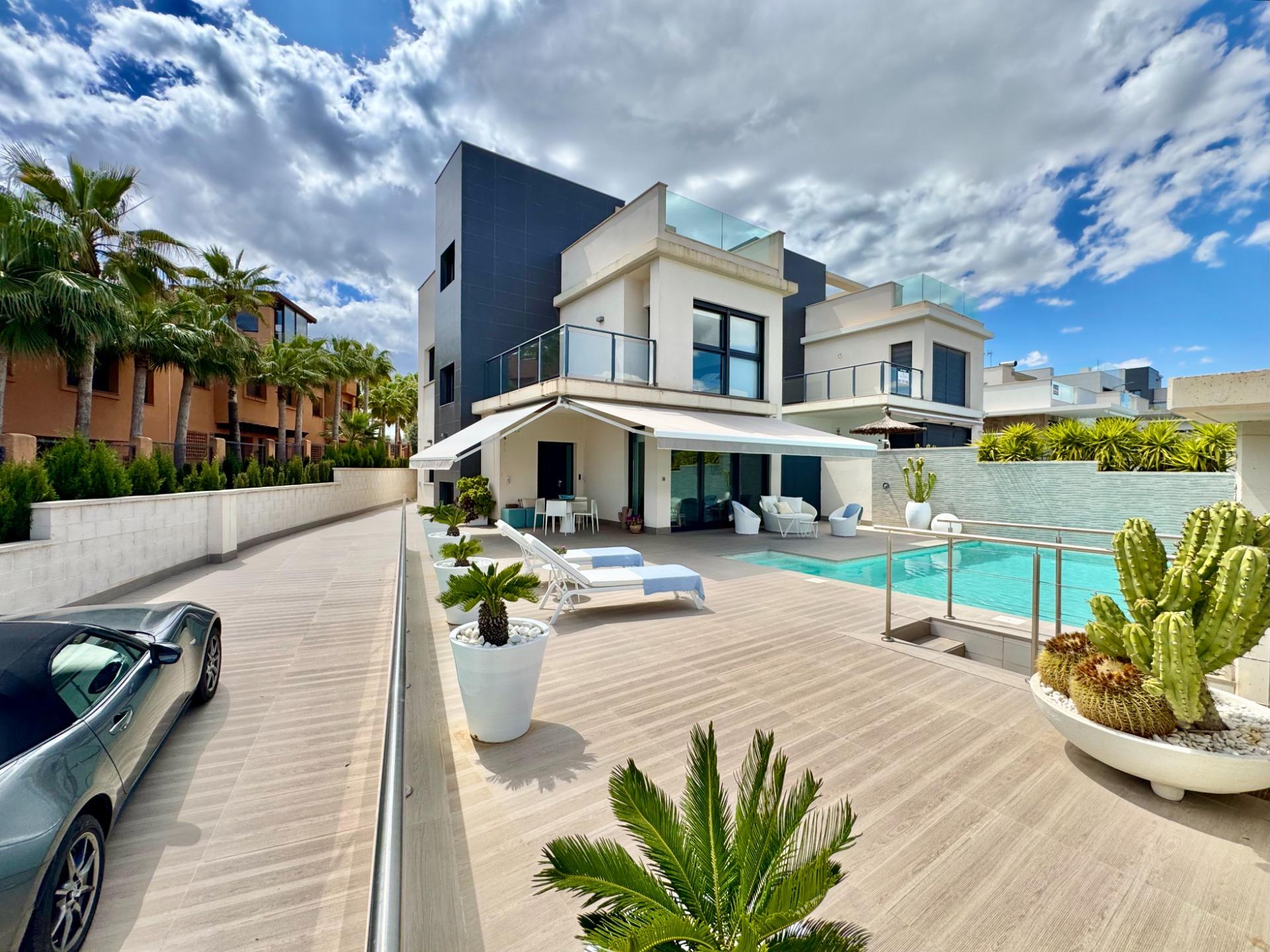 4 Bedroom Villa in Costa Blanca, San Miguel de Salinas