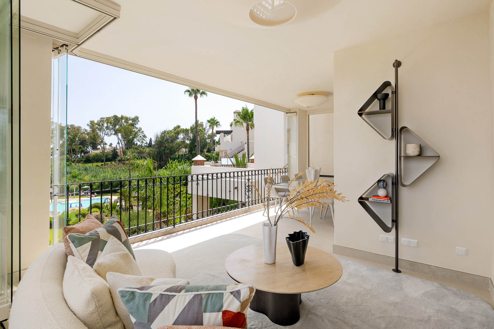 3 Bedroom Apartment in Bahía del Velerín, Estepona