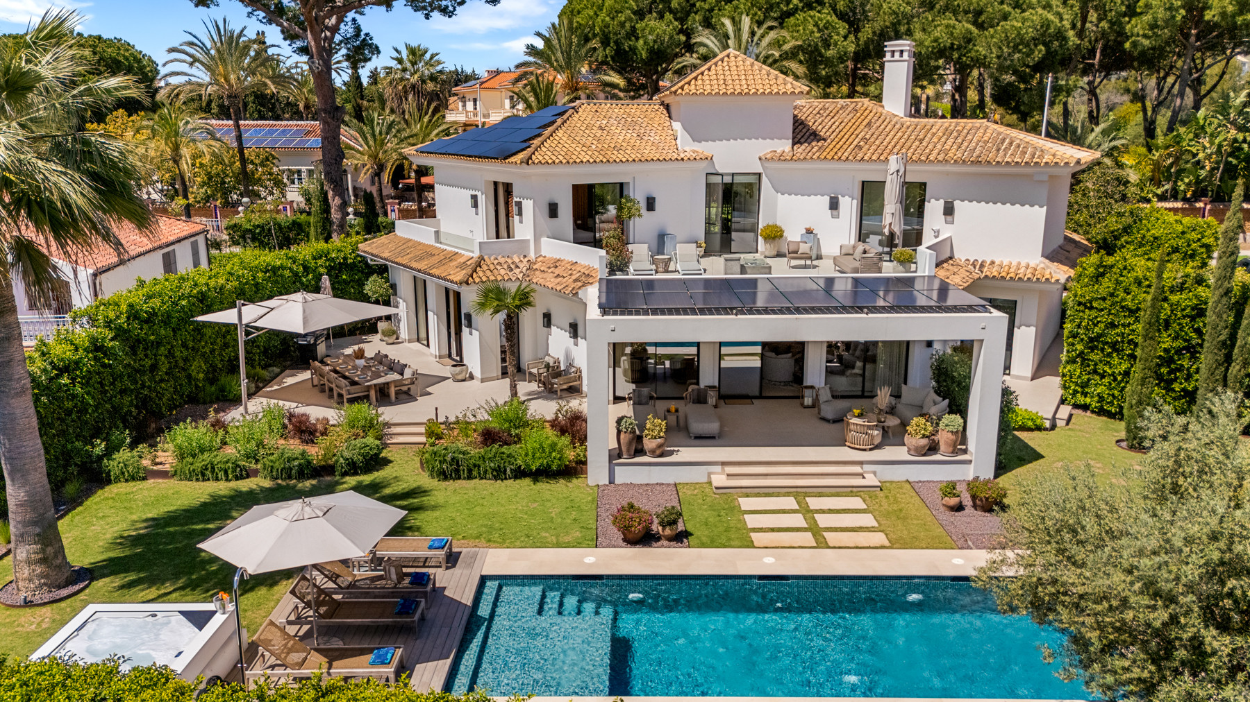 5 Bedroom Villa in Los Monteros Playa, Marbella East