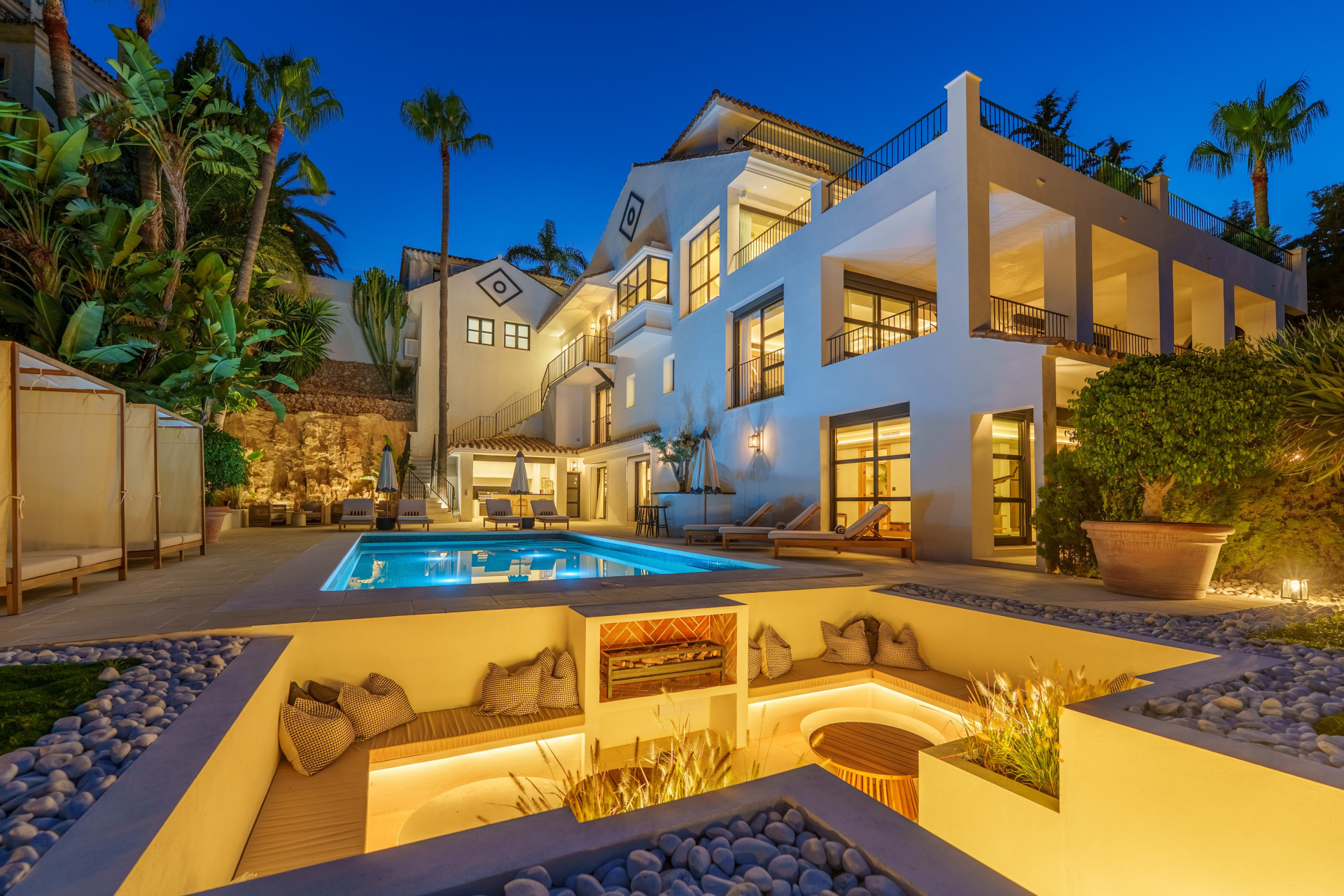 6 Bedroom Villa in Nueva Andalucía