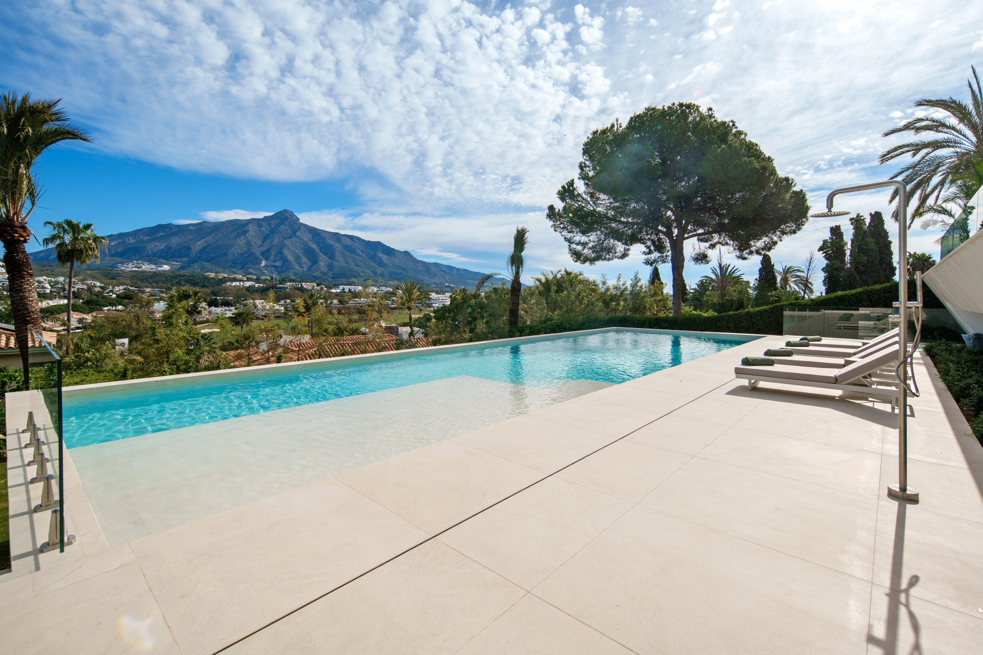 5 Bedroom Villa in Nueva Andalucía