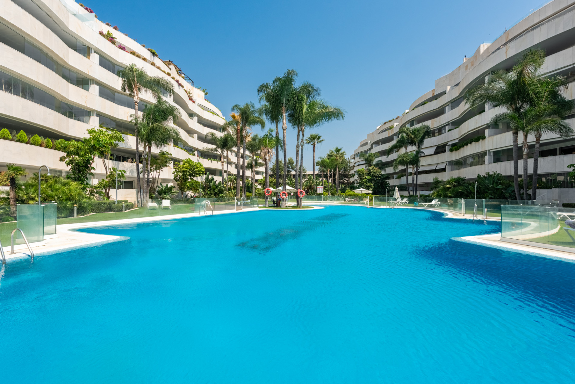 3 Bedroom Apartment in El Embrujo Banús, Puerto Banús, Marbella