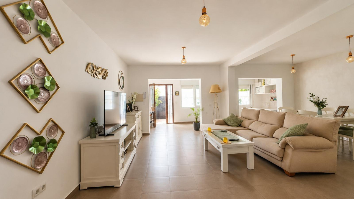 3 Bedroom Semi-Detached House in Costa, Benalmádena