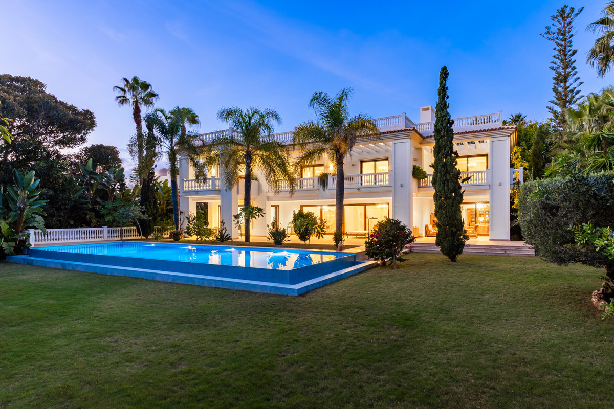 7 Bedroom Villa in Estepona