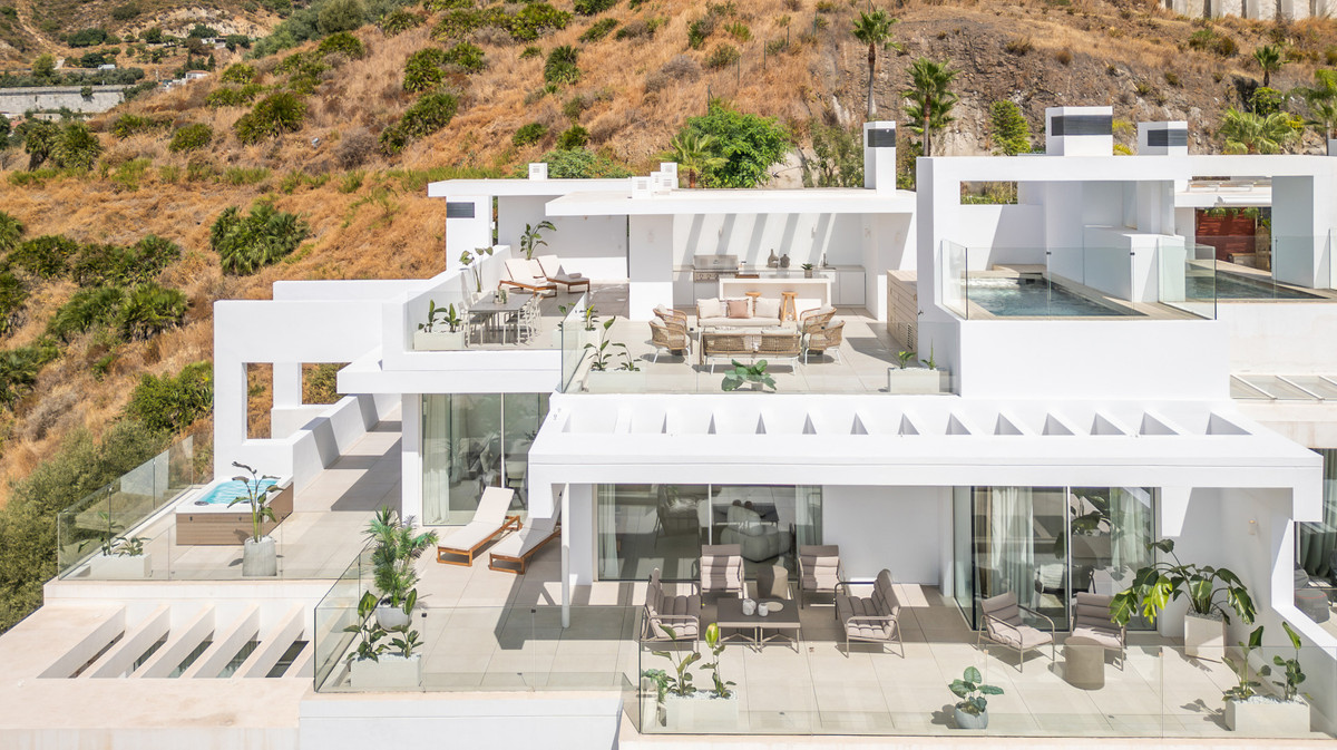 3 Bedroom Penthouse in Ojén