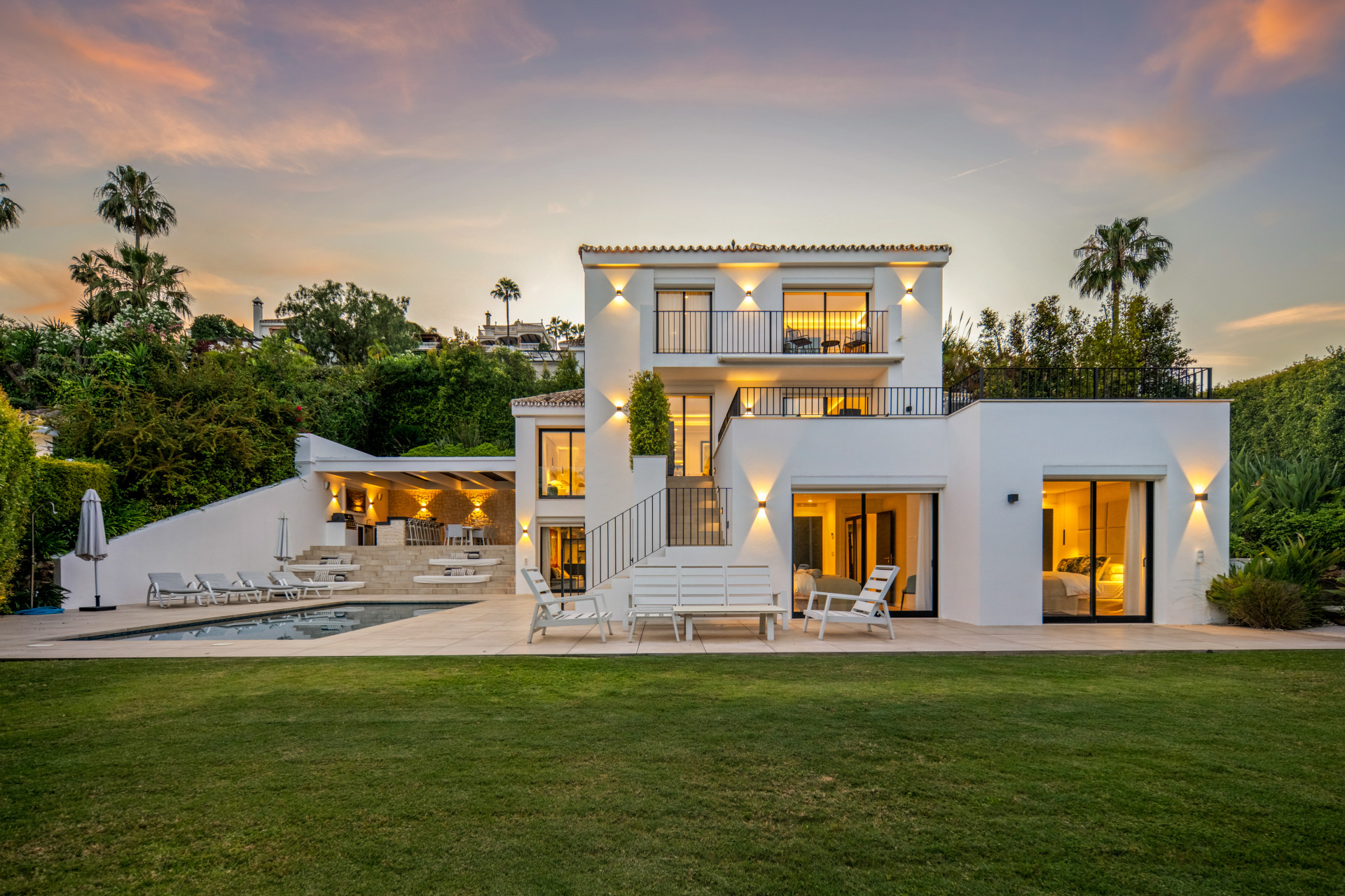 5 Bedroom Villa in Los Naranjos Hill Club, Nueva Andalucía