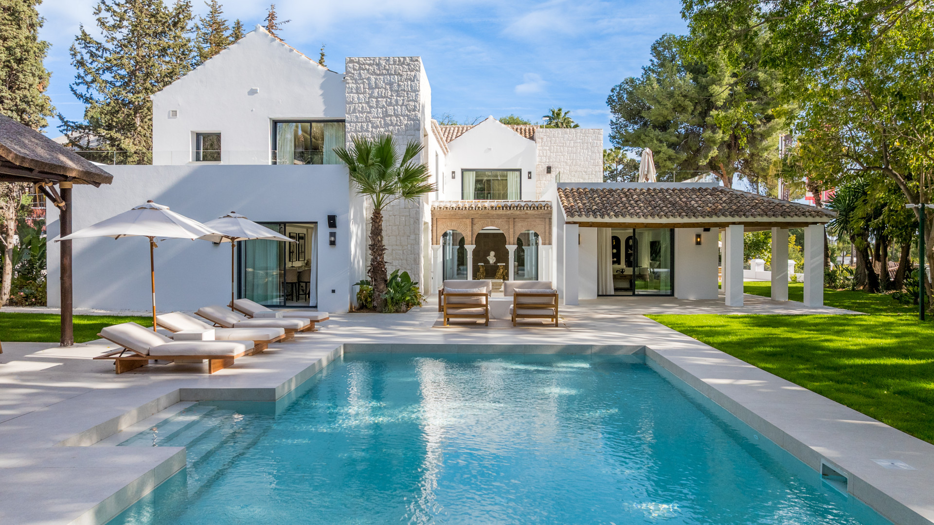 5 Bedroom Villa in Las Brisas, Nueva Andalucía, Marbella