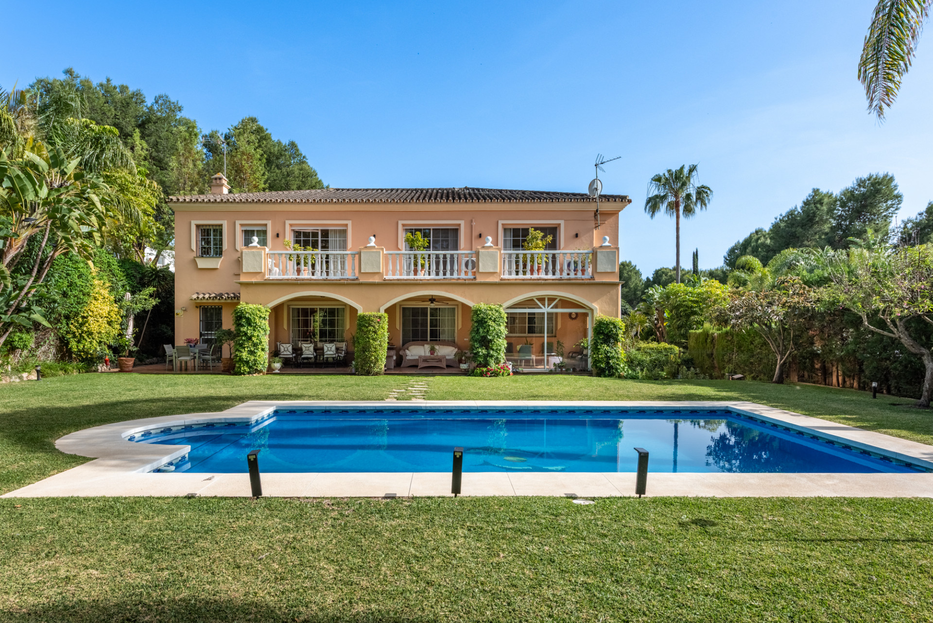5 Bedroom Villa in Puerto Banús, Marbella