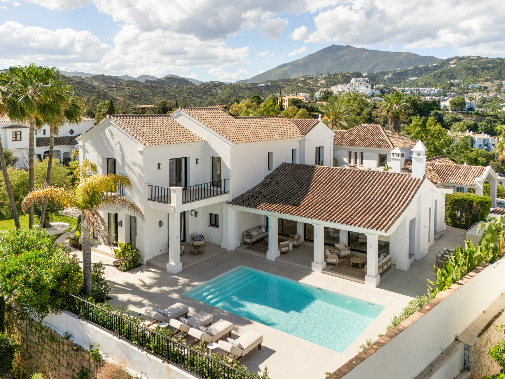 5 Bedroom Villa in Puerto del Almendro, Benahavís